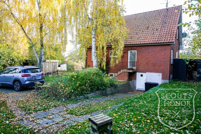 murermestervilla udsigt til mark naturgrund location denmark scoutshonor 05
