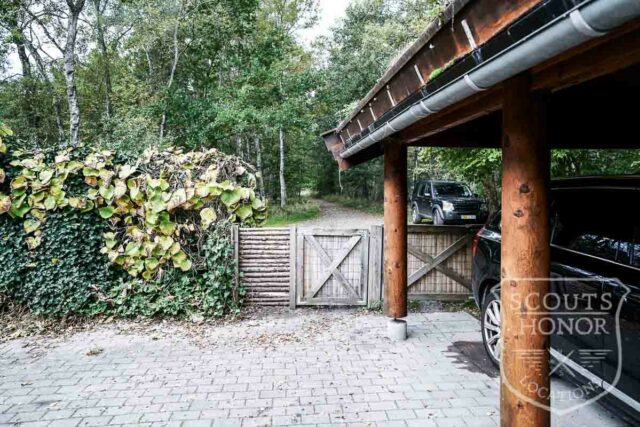 bjlkehytte porch grspatag naturgrund nordsjlland location danmark scoutshonor11of34