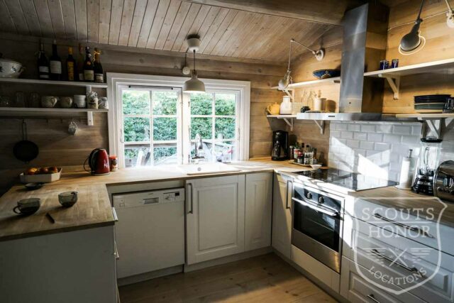 bjlkehytte porch grspatag naturgrund nordsjlland location danmark scoutshonor15of79