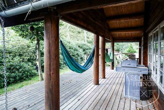 bjlkehytte porch grspatag naturgrund nordsjlland location danmark scoutshonor58of79