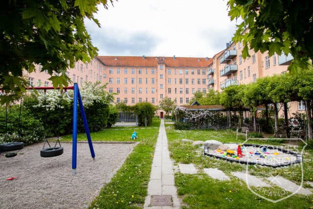 frederiksberg dansk design altan fælles gård location denmark scoutshonor 04