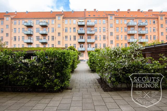 frederiksberg dansk design altan fælles gård location denmark scoutshonor 05