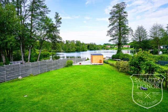 modern architecture pink kitchen udsigt til sø location denmark scoutshonor 52