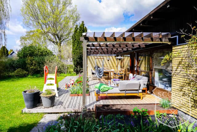 retro parcelhus gulde mursten terrasse location denmark scoutshonor 55