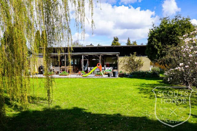 retro parcelhus gulde mursten terrasse location denmark scoutshonor 62