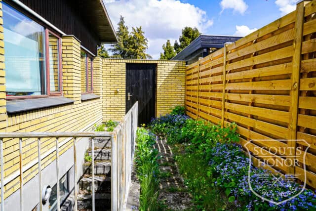 retro parcelhus gule mursten terrasse location denmark scoutshonor 11