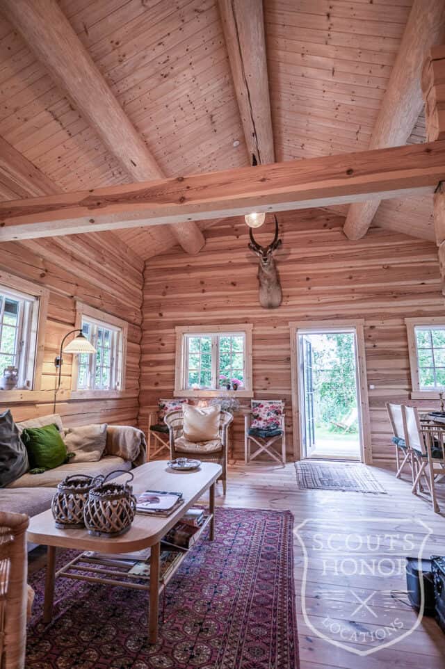 træhytte hygge logde græs på taget location denmark scoutshonor 22