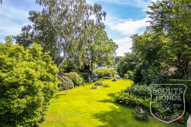 villa udsigt til sø idyllisk drivhus location denmark scoutshonor 13