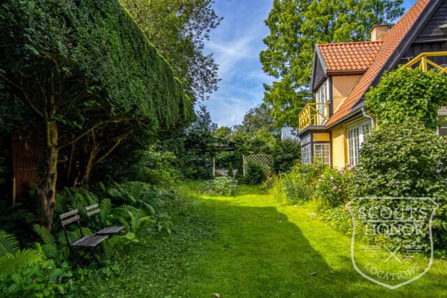 villa udsigt til sø idyllisk drivhus location denmark scoutshonor 54