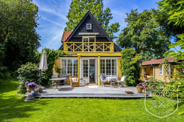 villa udsigt til sø idyllisk drivhus location denmark scoutshonor 56