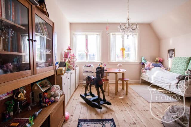 villa hjørnegrund tapet retro location denmark scoutshonor 18