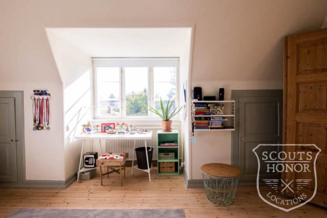 villa hjørnegrund tapet retro location denmark scoutshonor 25