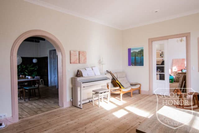 villa hjørnegrund tapet retro location denmark scoutshonor 33