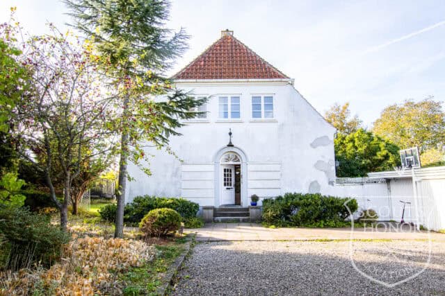 villa hjørnegrund tapet retro location denmark scoutshonor 48