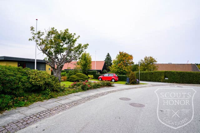 retro parcelhus gule mursten aarhus location denmark scoutshonor 02