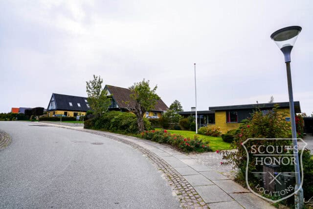 retro parcelhus gule mursten aarhus location denmark scoutshonor 03