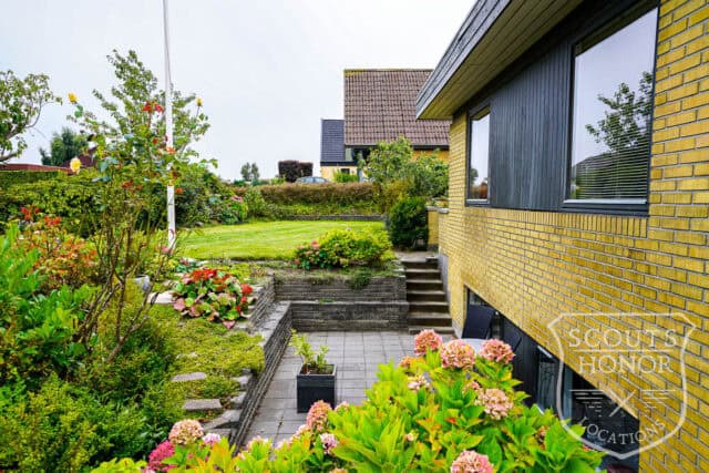 retro parcelhus gule mursten aarhus location denmark scoutshonor 11