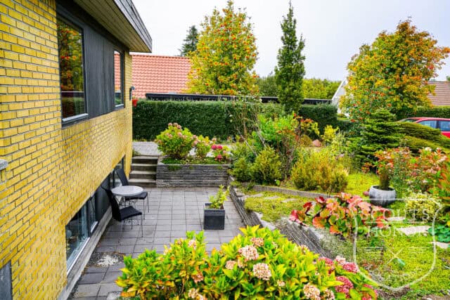 retro parcelhus gule mursten aarhus location denmark scoutshonor 16