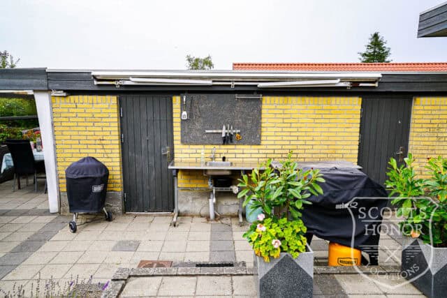 retro parcelhus gule mursten aarhus location denmark scoutshonor 22