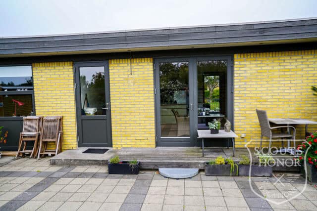 retro parcelhus gule mursten aarhus location denmark scoutshonor 23