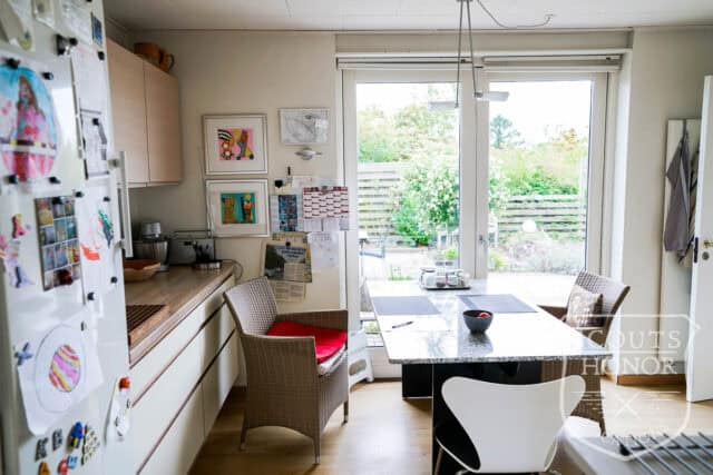 retro parcelhus gule mursten aarhus location denmark scoutshonor 49