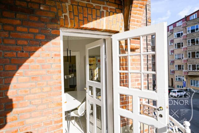 herskabslejlighed aarhus en suite klassisk opgang location denmark scoutshonor 13