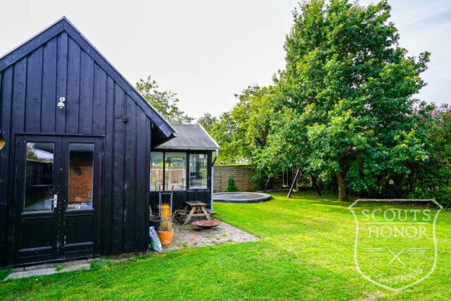 parcelhus risskov trækøkken røde mursten location denmark scoutshonor 13