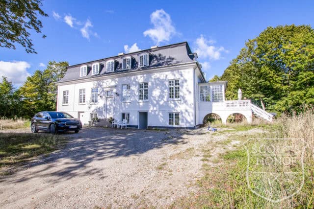 villalejlighed naturgrund istandsat ridebane location denmark scoutshonor 48