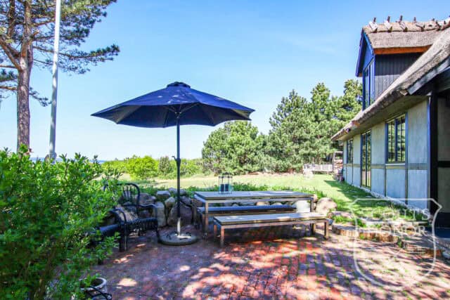 sommerhus kulhuse havudsigt stråtækt naturgrund location denmark scoutshonor 20