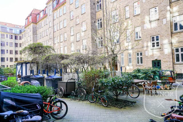 lejlighed amager kunst interiør hyggelig gård location denmark scoutshonor 13