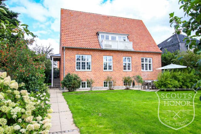murermestervilla stylish hellerup master bedroom location denmark scoutshonor 06