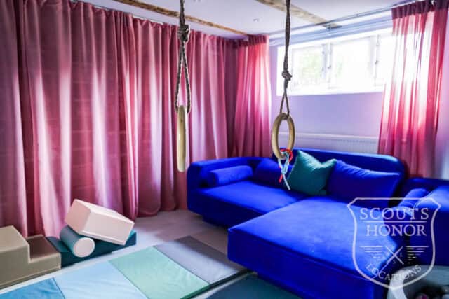 villa kastrup moderne funky malede lofter farver location denmark scoutshonor 033