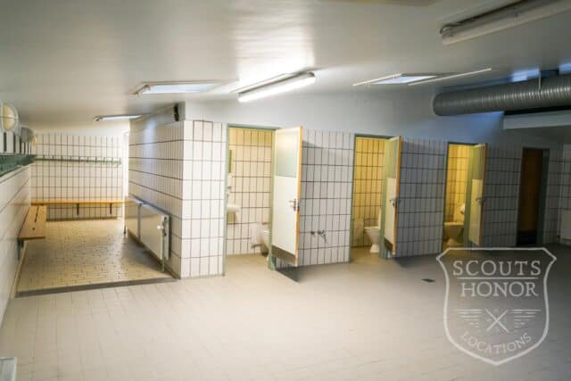 omklædningsrum locker room retro baderum location copenhagen scoutshonor locations 10