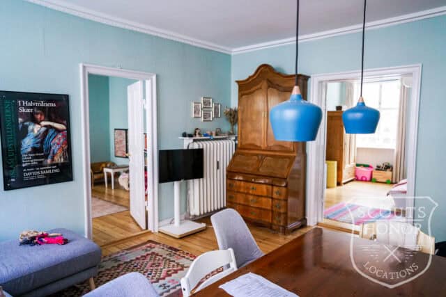 stuelejlighed Østerbro retro blåt køkken location denmark scoutshonor 51