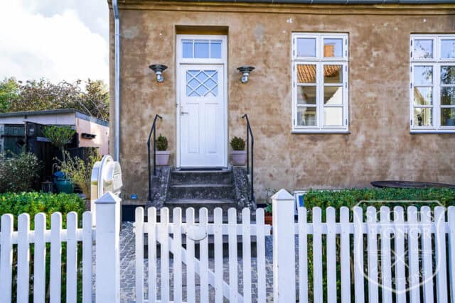 villa frederiksberg trappehall lukket have location denmark scoutshonor 01