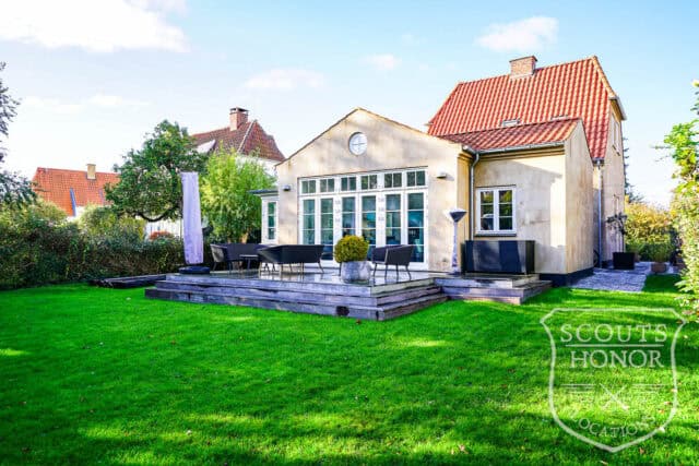 villa frederiksberg trappehall lukket have location denmark scoutshonor 21
