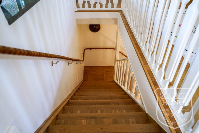 villa sverige eksklusivt trappehall tapet location denmark scoutshonor 092