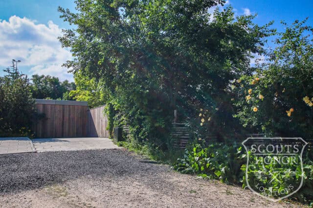 arkitekttegnet gule mursten terrasse moderne location denmark scoutshonor 04