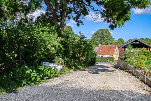 arkitekttegnet gule mursten terrasse moderne location denmark scoutshonor 05