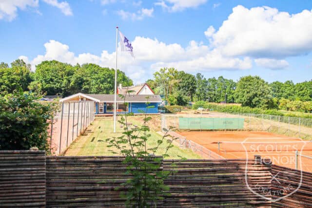 arkitekttegnet gule mursten terrasse moderne location denmark scoutshonor 13