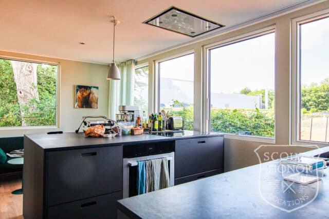 arkitekttegnet gule mursten terrasse moderne location denmark scoutshonor 14