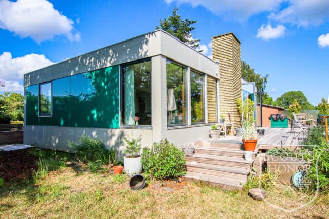 arkitekttegnet gule mursten terrasse moderne location denmark scoutshonor 24