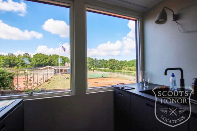 arkitekttegnet gule mursten terrasse moderne location denmark scoutshonor 39