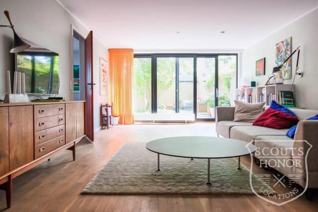 arkitekttegnet gule mursten terrasse moderne location denmark scoutshonor 57