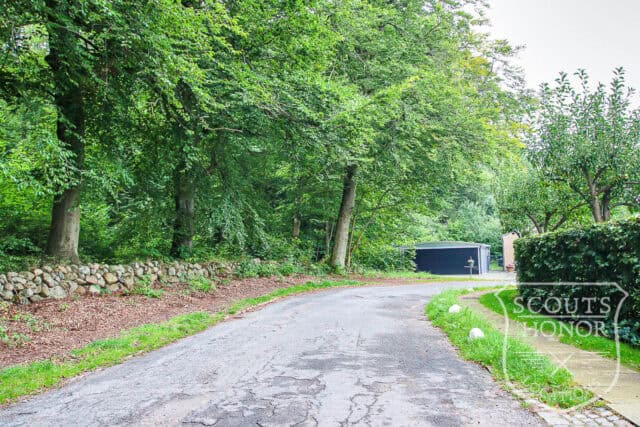 moderne arkitektur park udendørs lounge sø i baghave location denmark scoutshonor 01