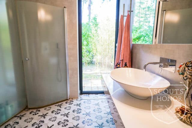 skåne arkitekttegnet villa udendørs pool naturområde luksus location denmark scoutshonor 040