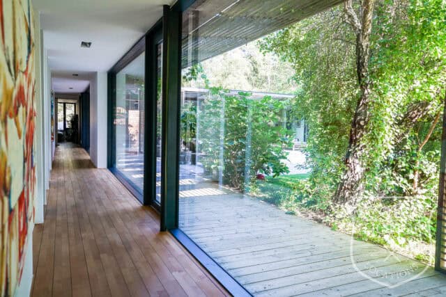 skåne arkitekttegnet villa udendørs pool naturområde luksus location denmark scoutshonor 041