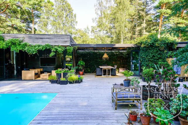 skåne arkitekttegnet villa udendørs pool naturområde luksus location denmark scoutshonor 048