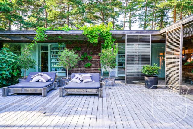 skåne arkitekttegnet villa udendørs pool naturområde luksus location denmark scoutshonor 057