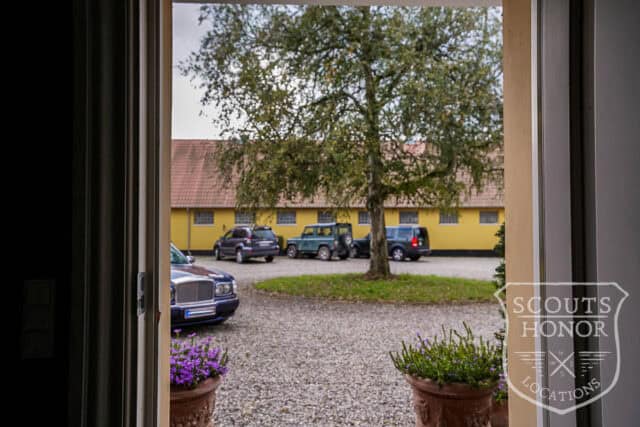 mansion galopbane eksklusivt ptivat sø location denmark scoutshonor 189